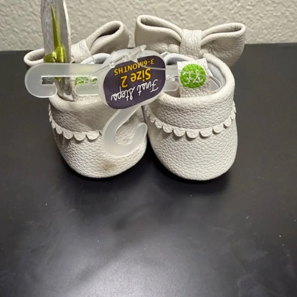 NWT-First Steps by Stepping Stones Leather Baby Moccasins-Bow Shoe/Bone (Cream)